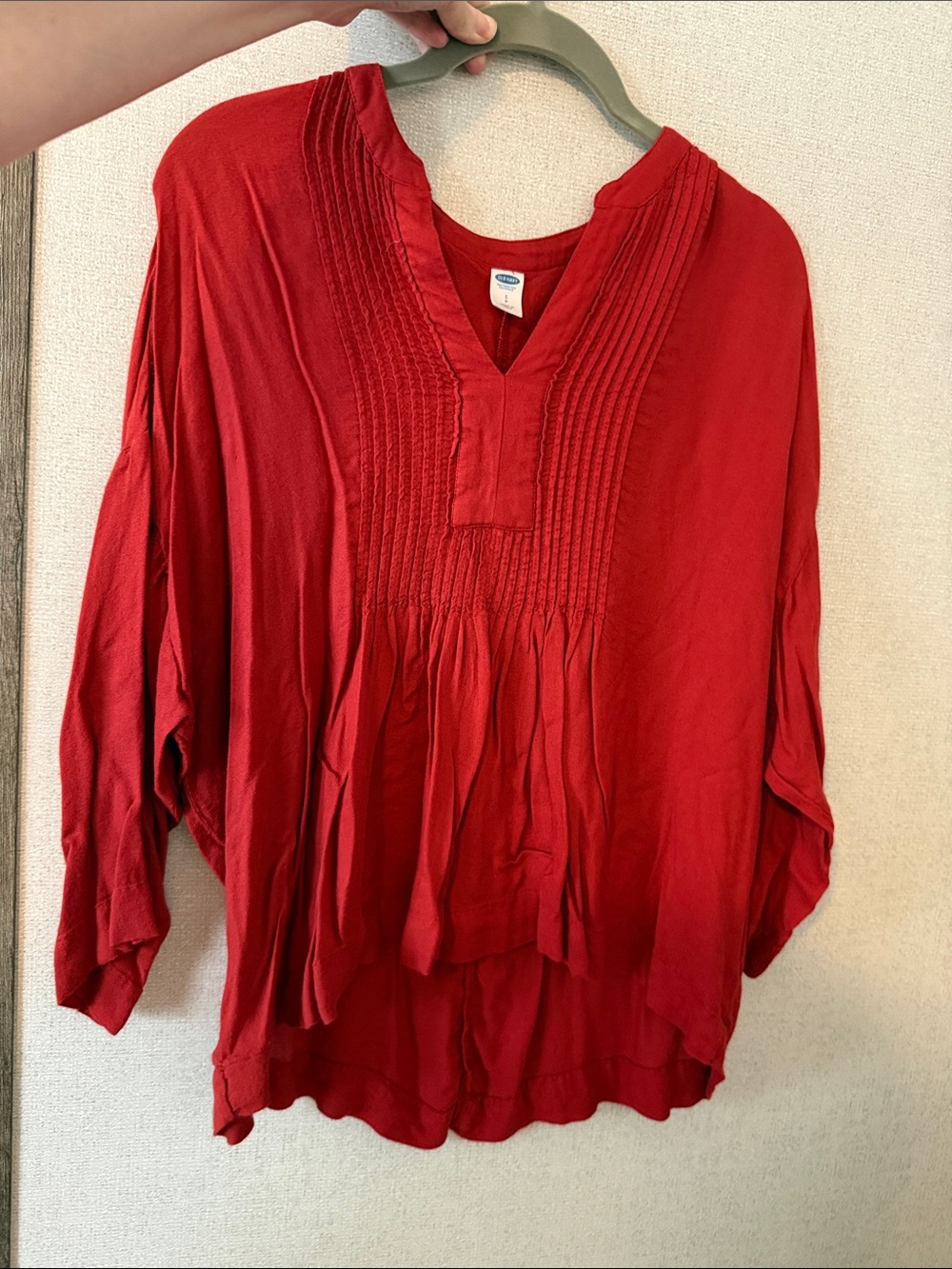 Old Navy Red/Orange Pintuck V-Neck Peasant Blouse
